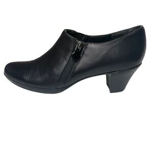 Munro American Taylor Black Leather Ankle Booties Side Zip Women's Size 6N (AA)